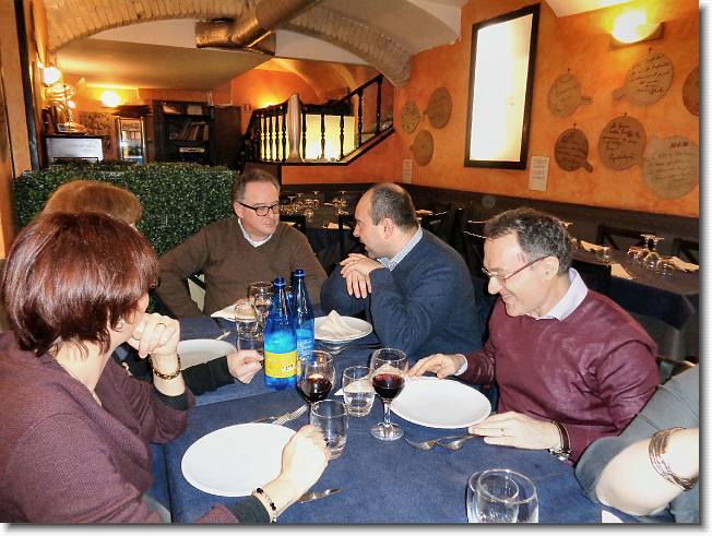 Clicca per scorrere le foto originali ingrandite