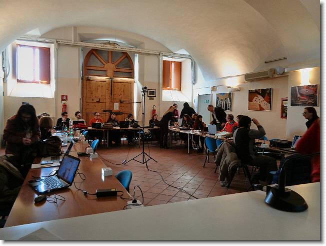 Clicca per scorrere le foto originali ingrandite