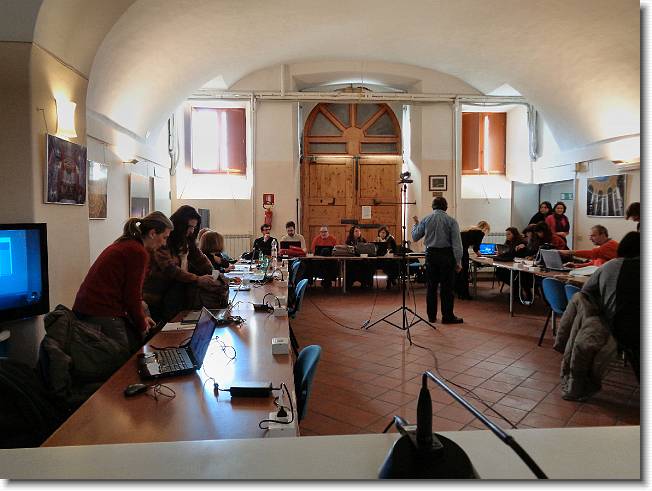 Clicca per scorrere le foto originali ingrandite