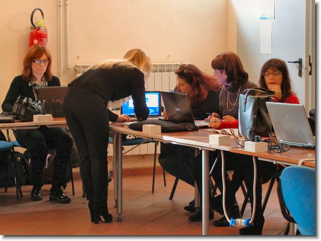 Clicca per scorrere le foto originali ingrandite