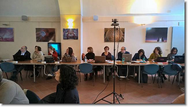 Clicca per scorrere le foto originali ingrandite