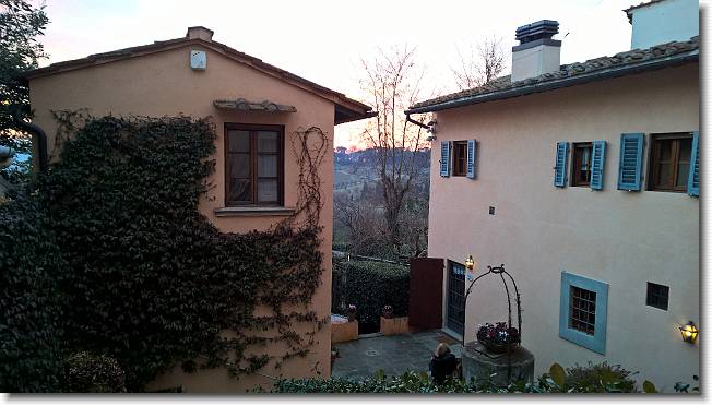 Clicca per scorrere le foto originali ingrandite