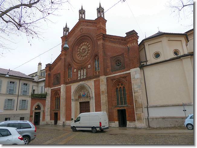 Clicca per scorrere le foto originali ingrandite