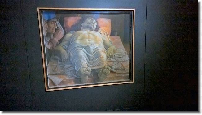 Clicca per scorrere le foto originali ingrandite