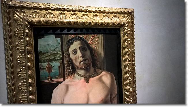 Clicca per scorrere le foto originali ingrandite