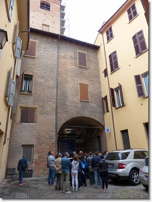 Clicca per scorrere le foto originali ingrandite