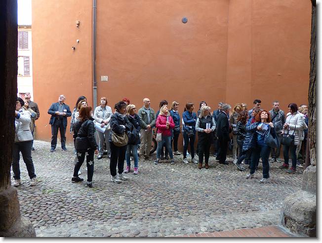 Clicca per scorrere le foto originali ingrandite
