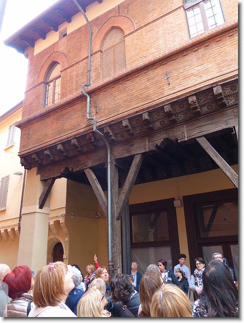 Clicca per scorrere le foto originali ingrandite
