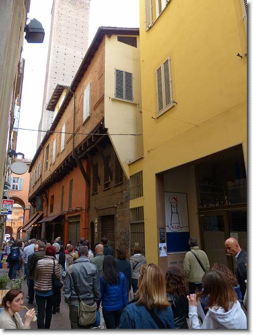 Clicca per scorrere le foto originali ingrandite