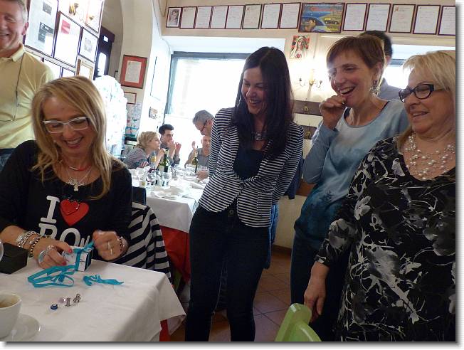 Clicca per scorrere le foto originali ingrandite