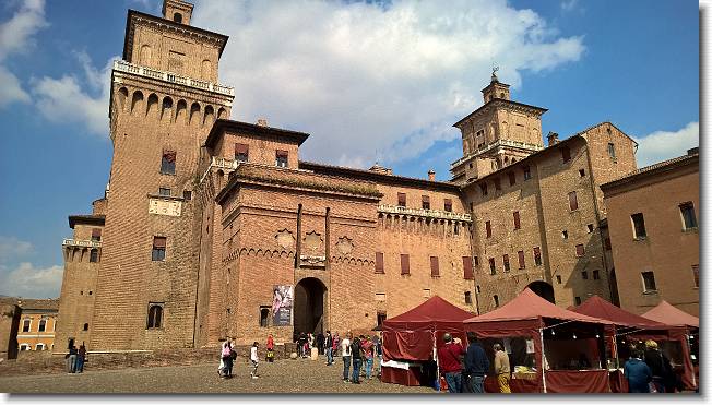 Clicca per scorrere le foto originali ingrandite