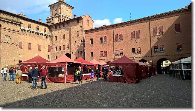 Clicca per scorrere le foto originali ingrandite