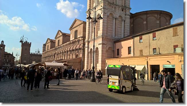 Clicca per scorrere le foto originali ingrandite
