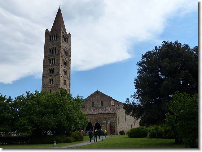 Clicca per scorrere le foto originali ingrandite