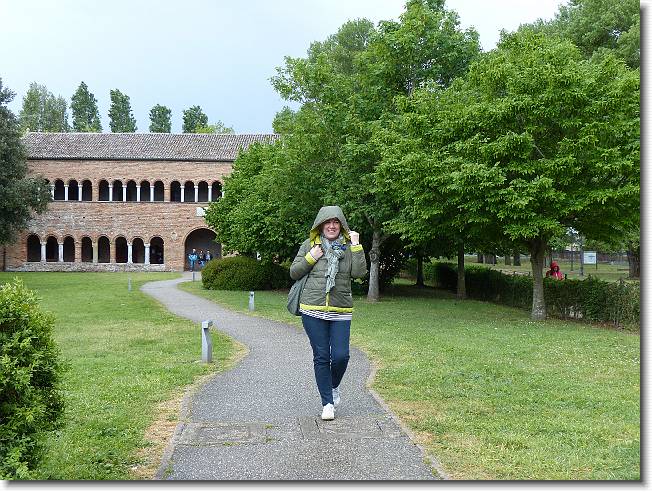 Clicca per scorrere le foto originali ingrandite
