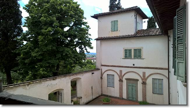 Clicca per scorrere le foto originali ingrandite