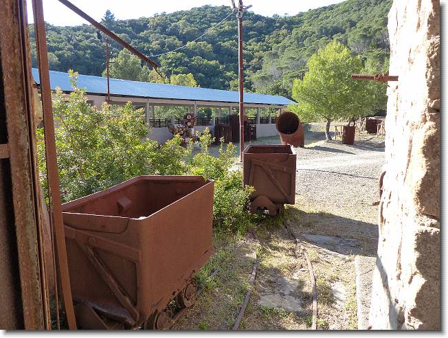 Clicca per scorrere le foto originali ingrandite