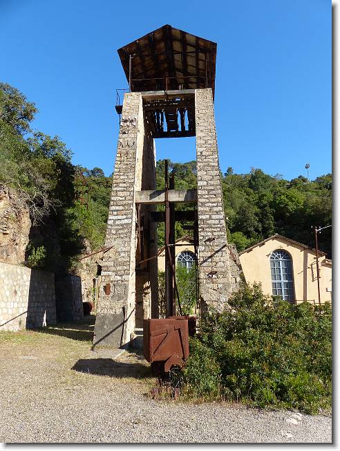 Clicca per scorrere le foto originali ingrandite