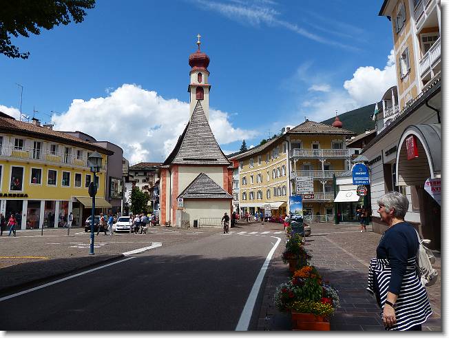 Clicca per scorrere le foto originali ingrandite