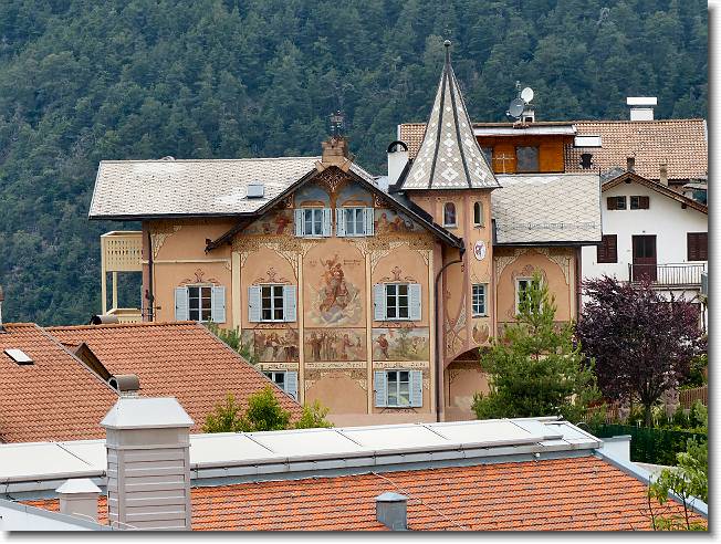 Clicca per scorrere le foto originali ingrandite