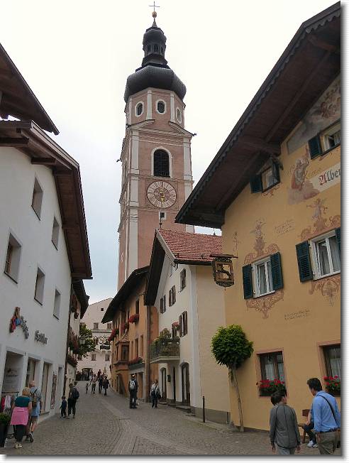 Clicca per scorrere le foto originali ingrandite