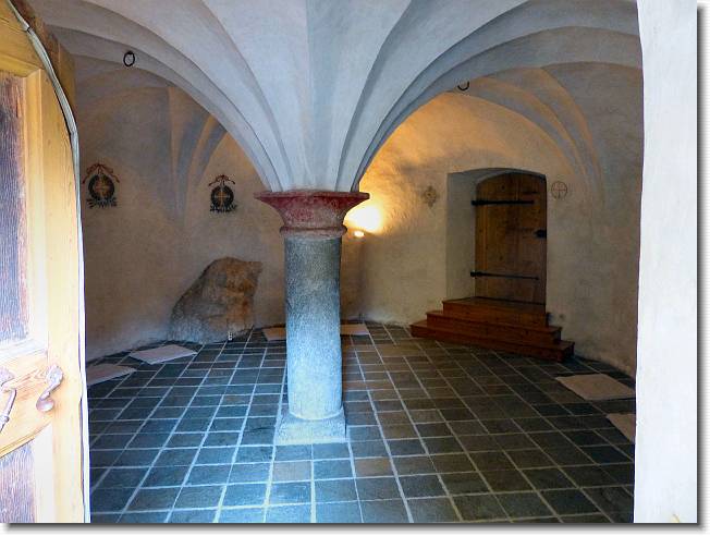 Clicca per scorrere le foto originali ingrandite
