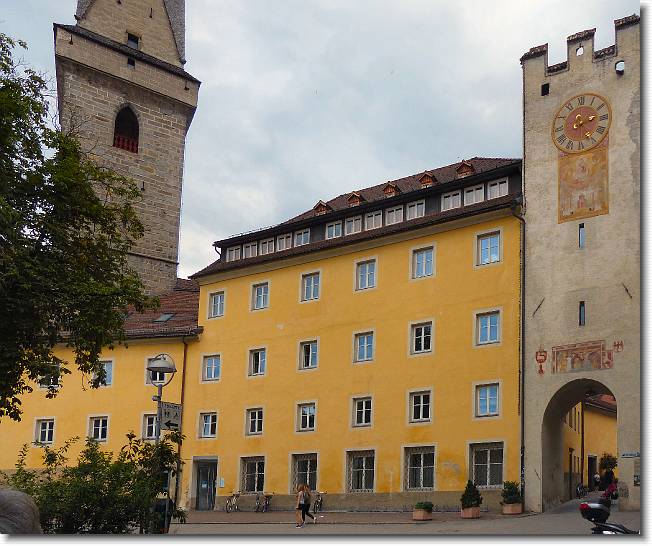 Clicca per scorrere le foto originali ingrandite
