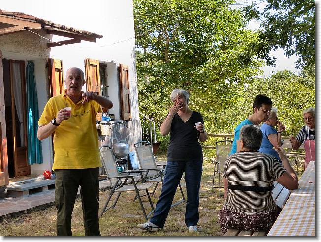 Clicca per scorrere le foto originali ingrandite
