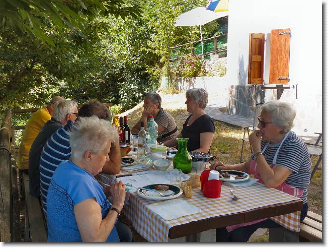 Clicca per scorrere le foto originali ingrandite