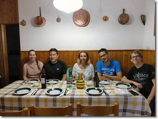 Clicca per scorrere le foto originali ingrandite