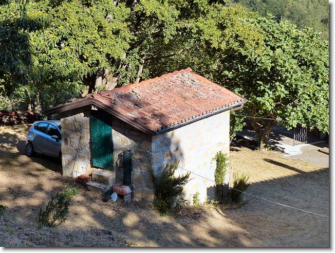 Clicca per scorrere le foto originali ingrandite