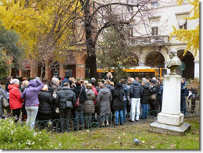 Clicca per scorrere le foto originali ingrandite