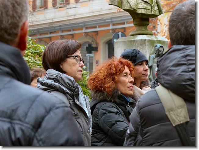 Clicca per scorrere le foto originali ingrandite