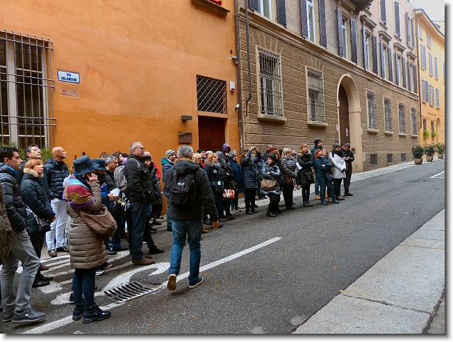 Clicca per scorrere le foto originali ingrandite