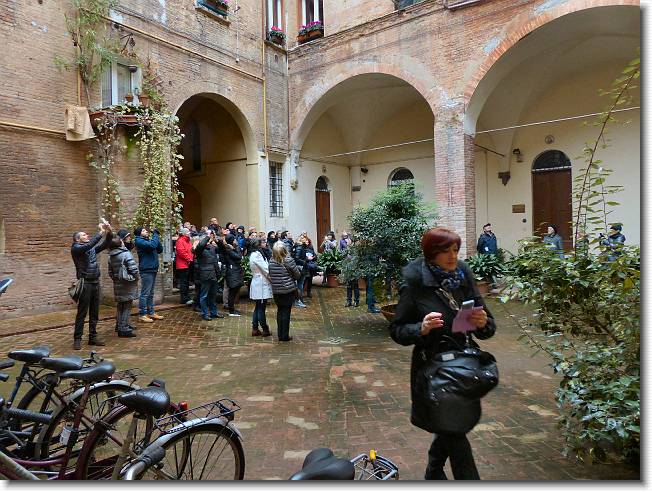 Clicca per scorrere le foto originali ingrandite