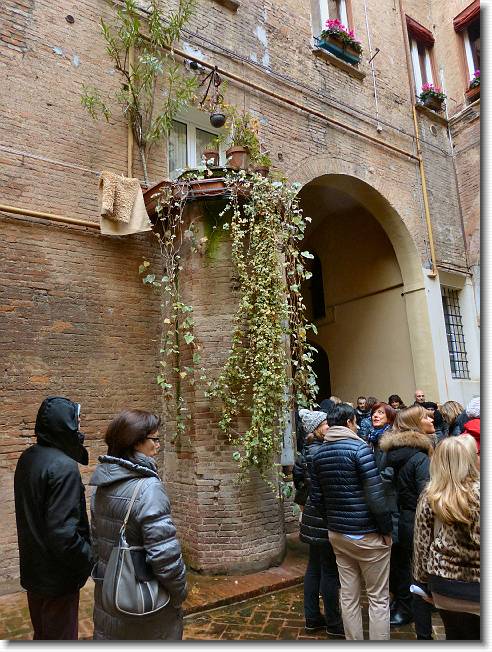 Clicca per scorrere le foto originali ingrandite
