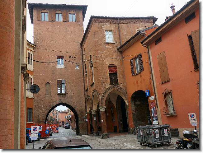 Clicca per scorrere le foto originali ingrandite