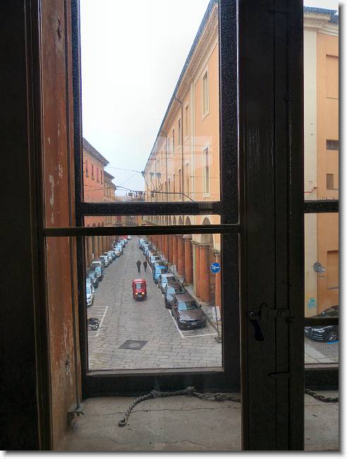 Clicca per scorrere le foto originali ingrandite