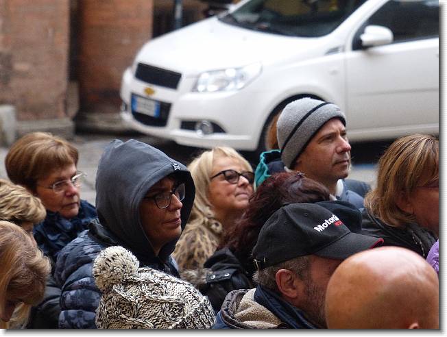 Clicca per scorrere le foto originali ingrandite