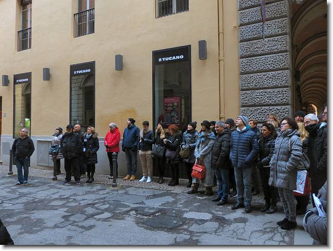 Clicca per scorrere le foto originali ingrandite