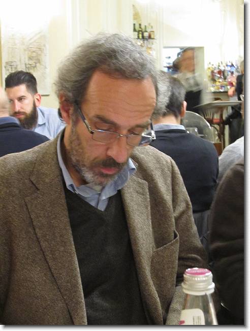 Clicca per scorrere le foto originali ingrandite