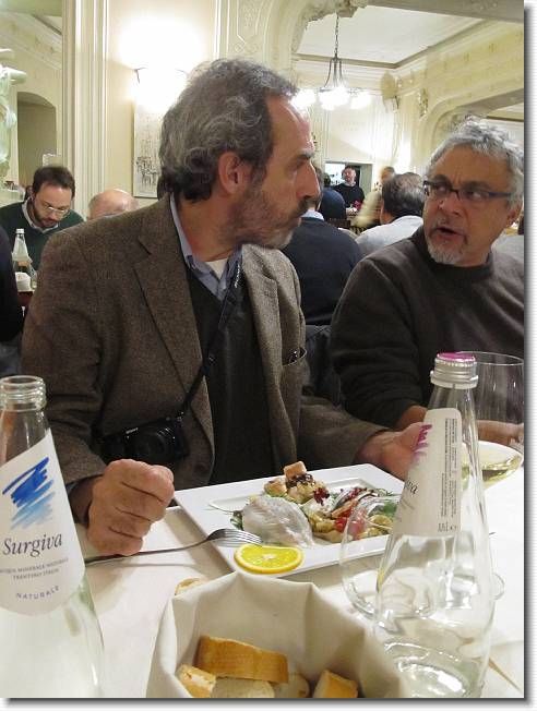 Clicca per scorrere le foto originali ingrandite