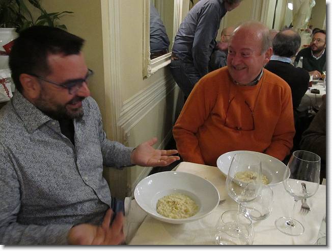 Clicca per scorrere le foto originali ingrandite