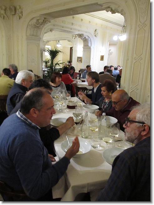 Clicca per scorrere le foto originali ingrandite