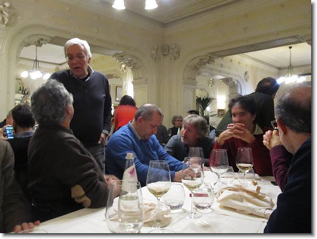 Clicca per scorrere le foto originali ingrandite