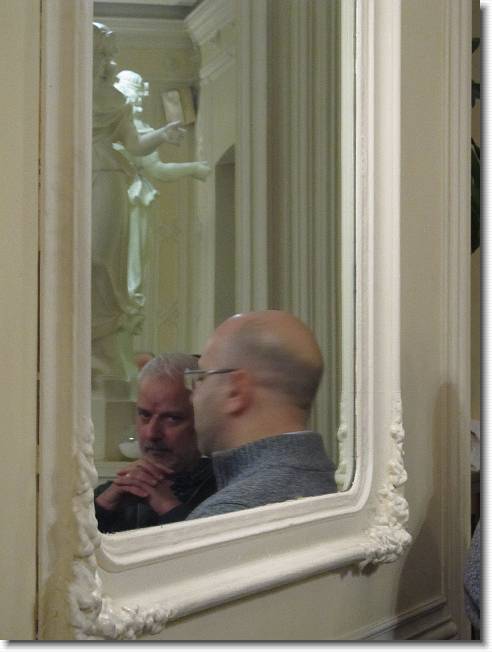 Clicca per scorrere le foto originali ingrandite