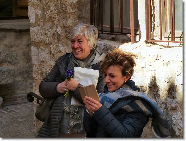 Clicca per scorrere le foto originali ingrandite