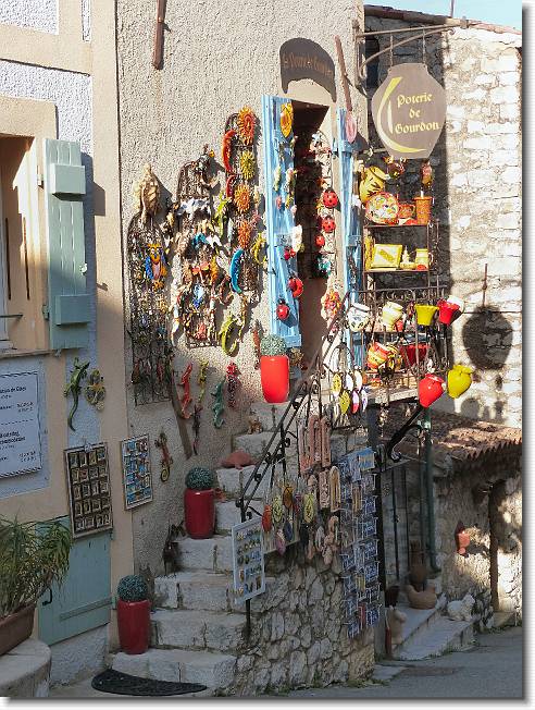 Clicca per scorrere le foto originali ingrandite