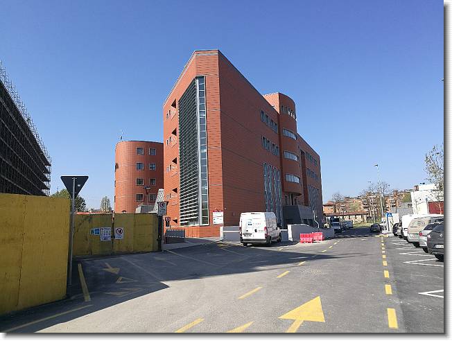 Clicca per scorrere le foto originali ingrandite