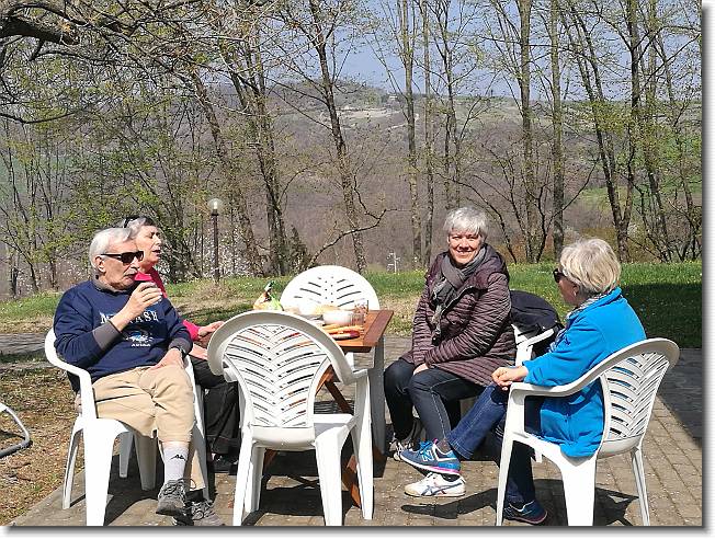 Clicca per scorrere le foto originali ingrandite